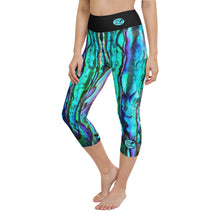 Load image into Gallery viewer, Abalone Capri Leggings